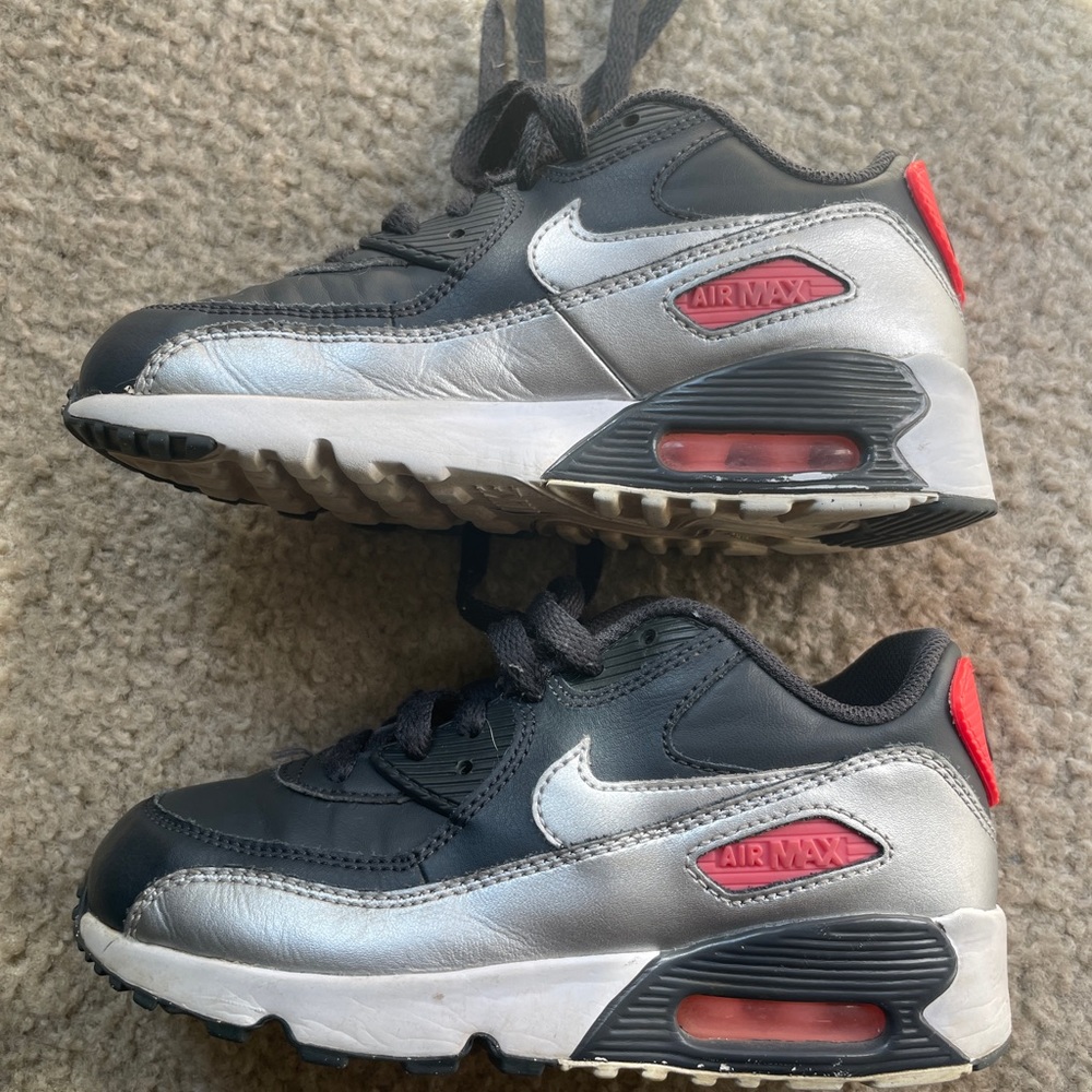 Kids Size 1 Nike Air Max 90